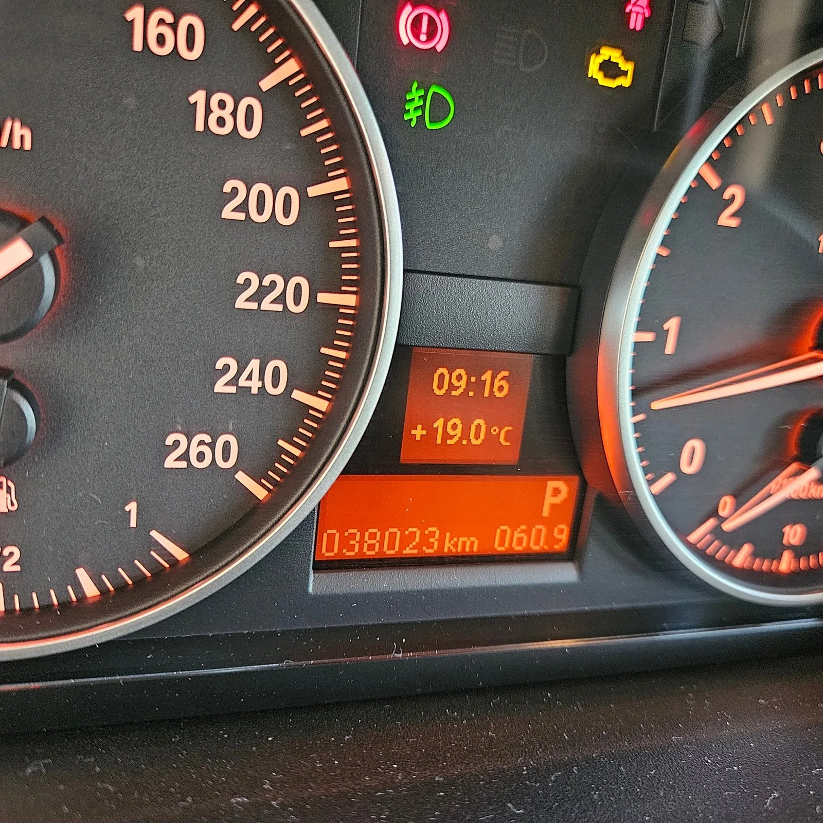 BMW 320i — foto 8
