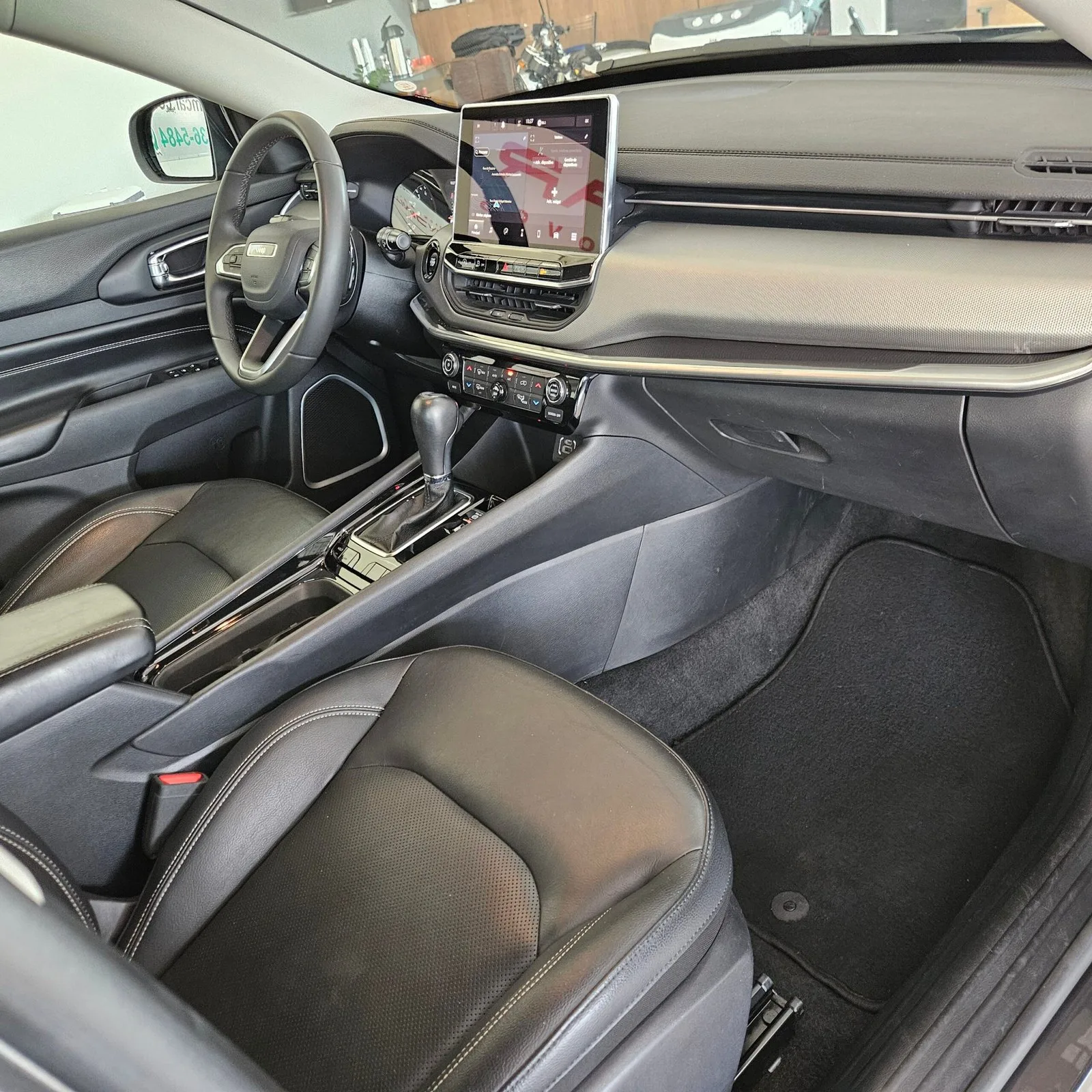 Jeep Compass — foto 14
